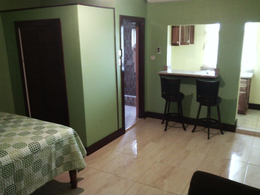 Hotel Tropik Leadonna Montego Bay Zimmer foto